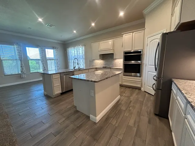 Photo 5 — 9806 Valencia Avenue, Lubbock, TX 79424