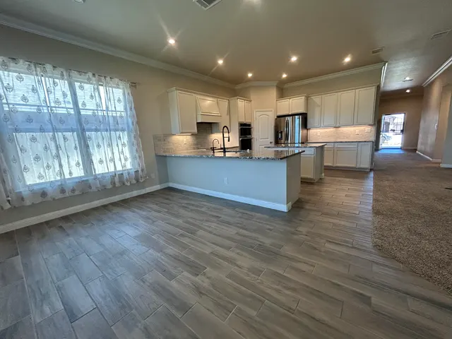 Photo 7 — 9806 Valencia Avenue, Lubbock, TX 79424