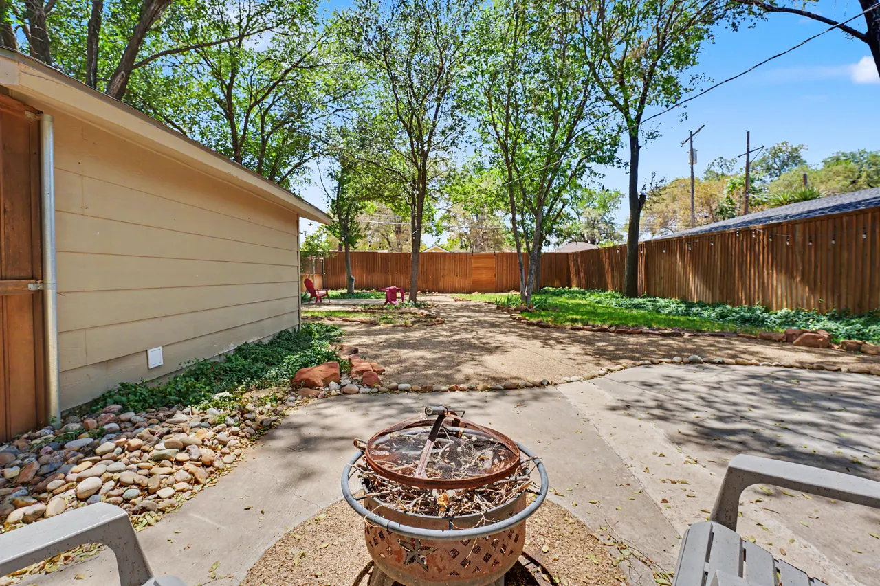 Photo 19 — 2605 20th Street, Lubbock, TX 79410