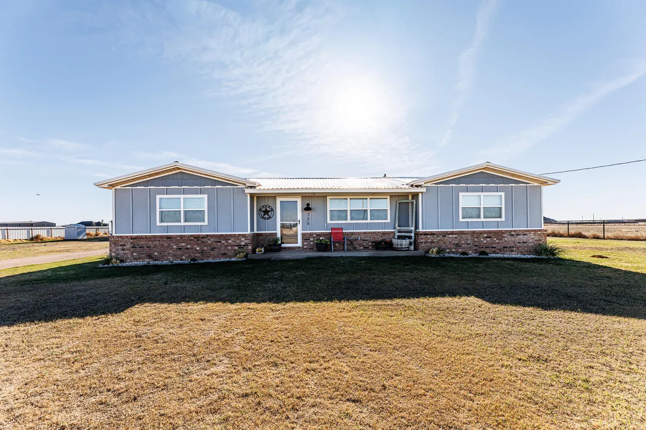 Front exterior — 735 FM 1730, Tahoka, TX 79373