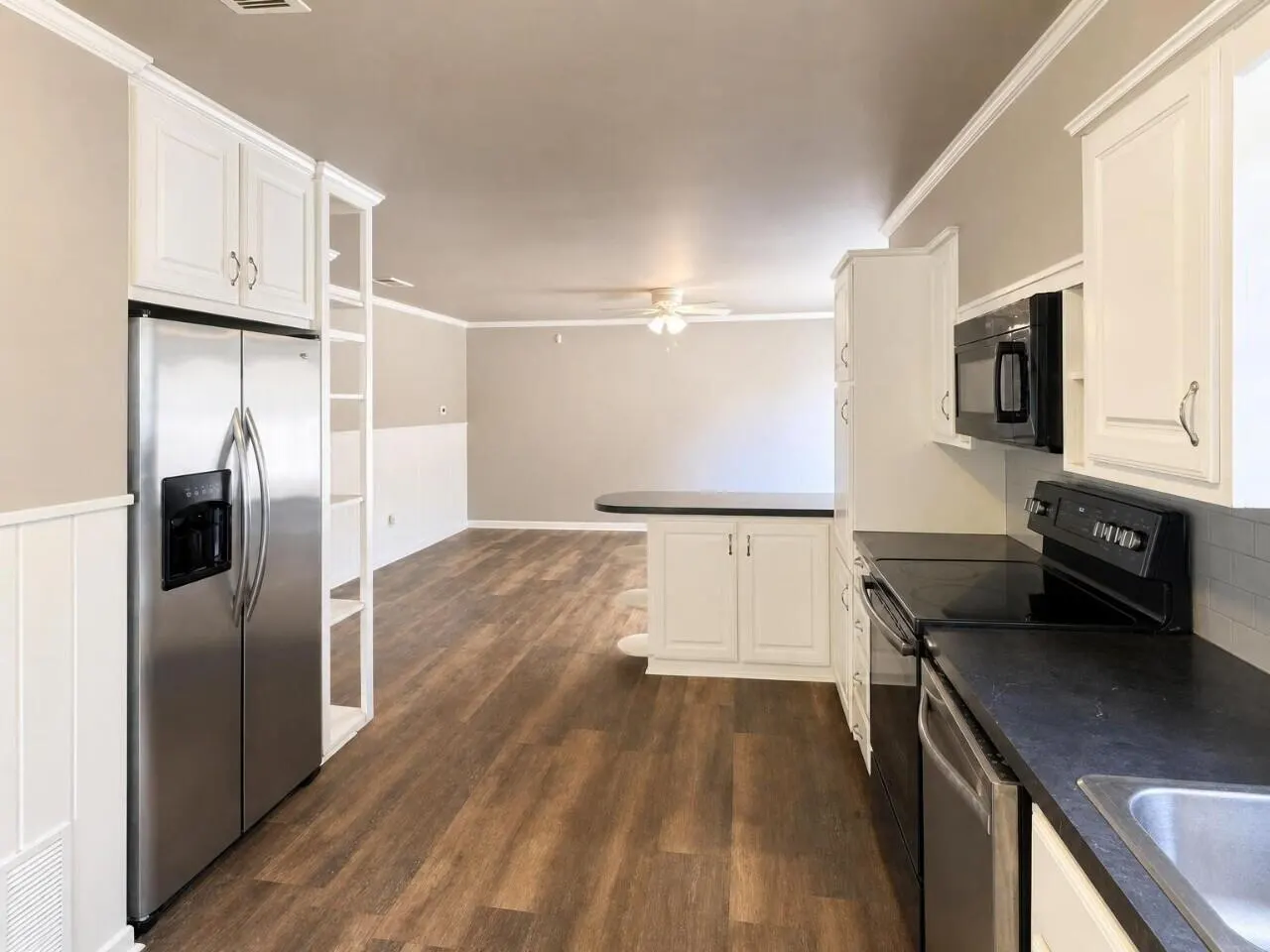 Photo 12 — 3611 36th Street, Lubbock, TX 79413