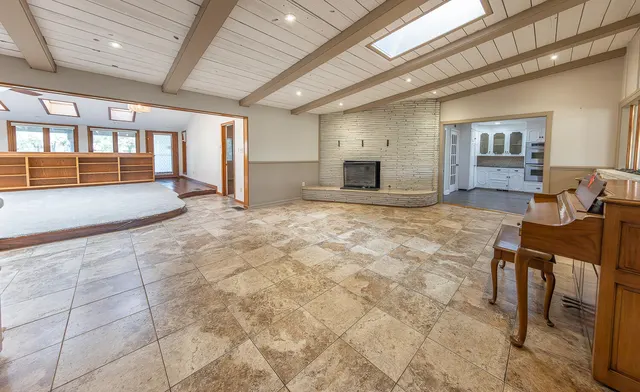 Photo 5 — 4908 19th Street, Lubbock, TX 79407