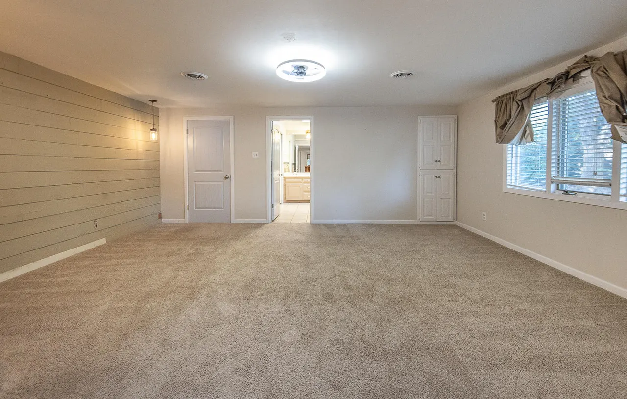 Photo 12 — 4908 19th Street, Lubbock, TX 79407