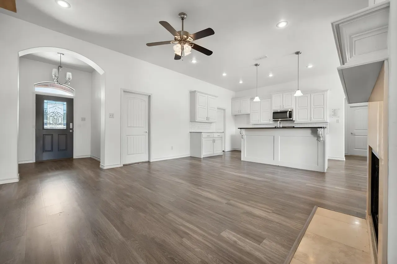 Photo 5 — 1102 Buffalo Court, Abernathy, TX 79311