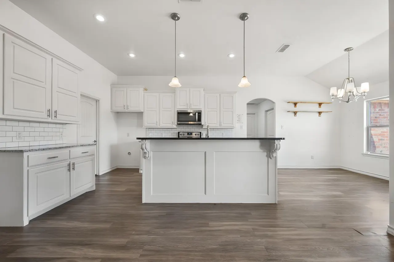 Photo 6 — 1102 Buffalo Court, Abernathy, TX 79311