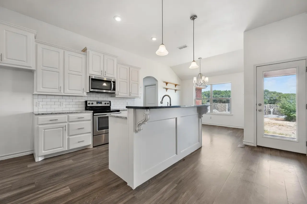 Photo 7 — 1102 Buffalo Court, Abernathy, TX 79311