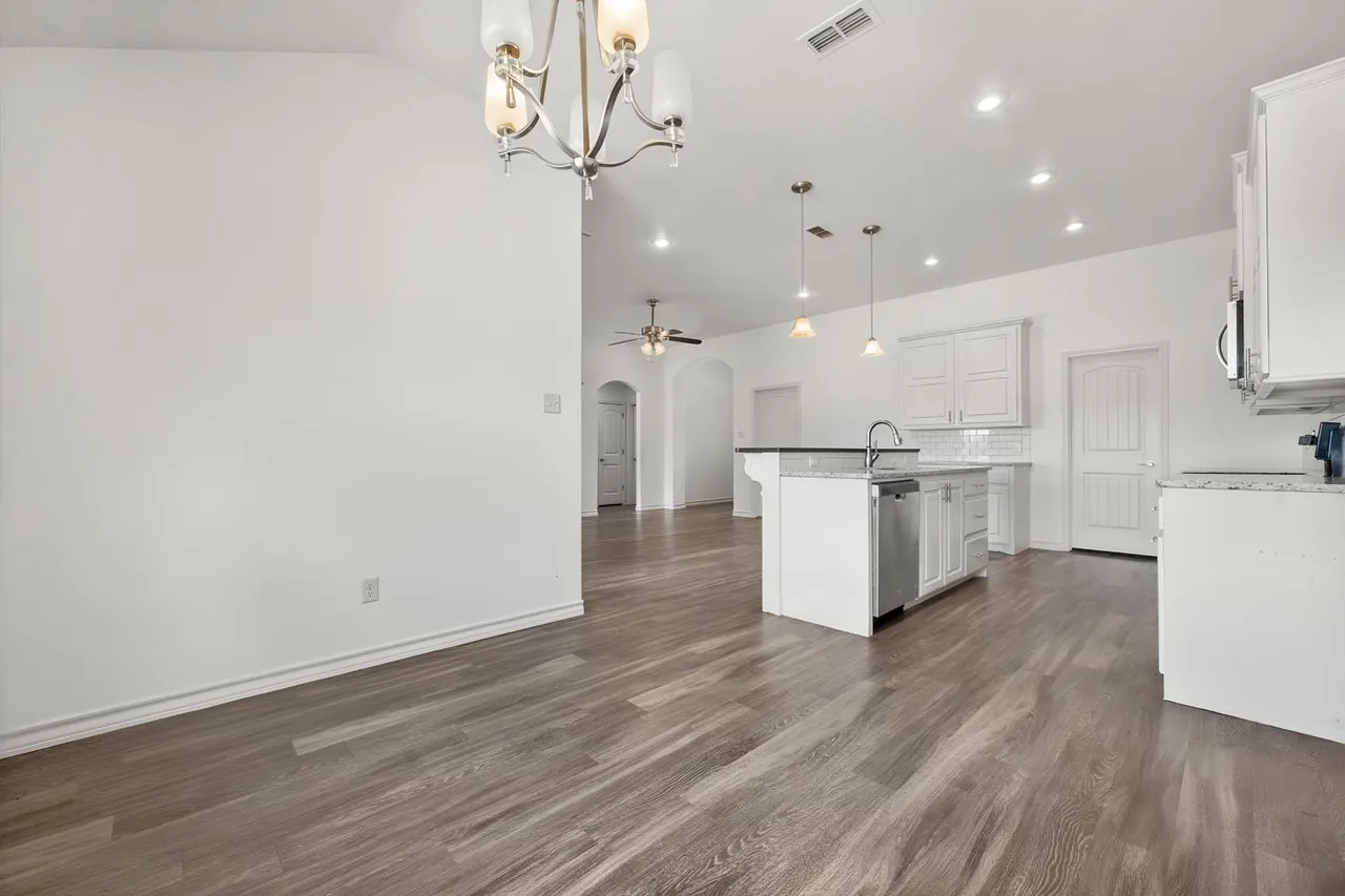 Photo 11 — 1102 Buffalo Court, Abernathy, TX 79311