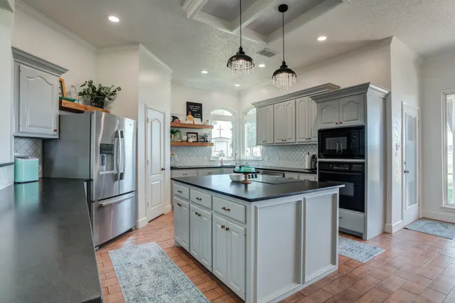 Photo 3 — 6301 County Road 7415, Lubbock, TX 79424