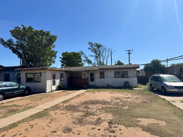 Front exterior — 6127 Avenue Q, Lubbock, TX 79412