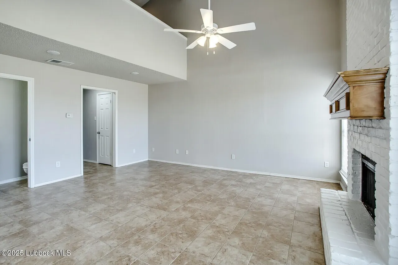 Photo 4 — 538 N Fulton Avenue, Lubbock, TX 79416