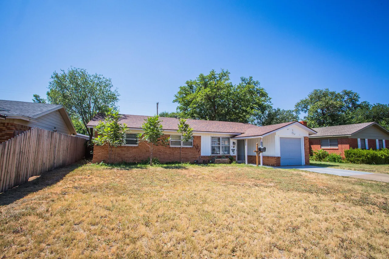Photo 3 — 5413 42nd Street, Lubbock, TX 79414