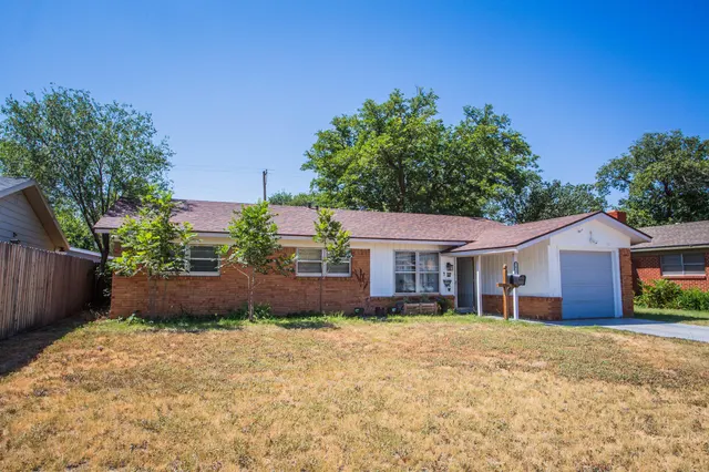 Photo 4 — 5413 42nd Street, Lubbock, TX 79414