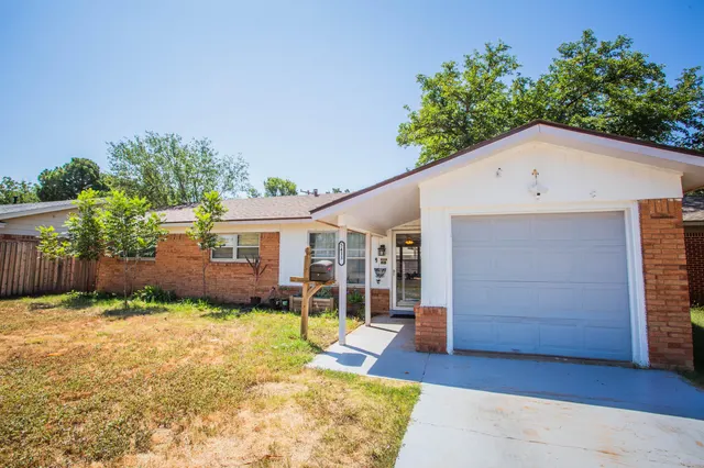 Photo 2 — 5413 42nd Street, Lubbock, TX 79414