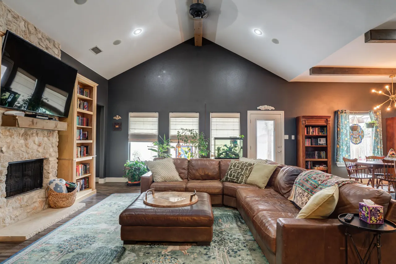 Photo 2 — 6923 71st Street, Lubbock, TX 79424