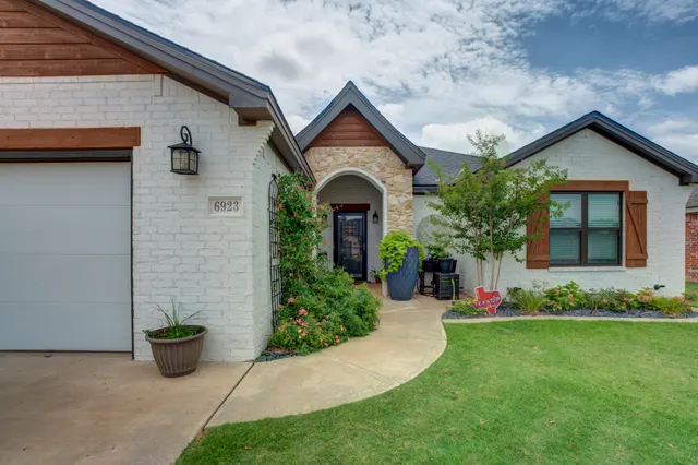 Photo 7 — 6923 71st Street, Lubbock, TX 79424