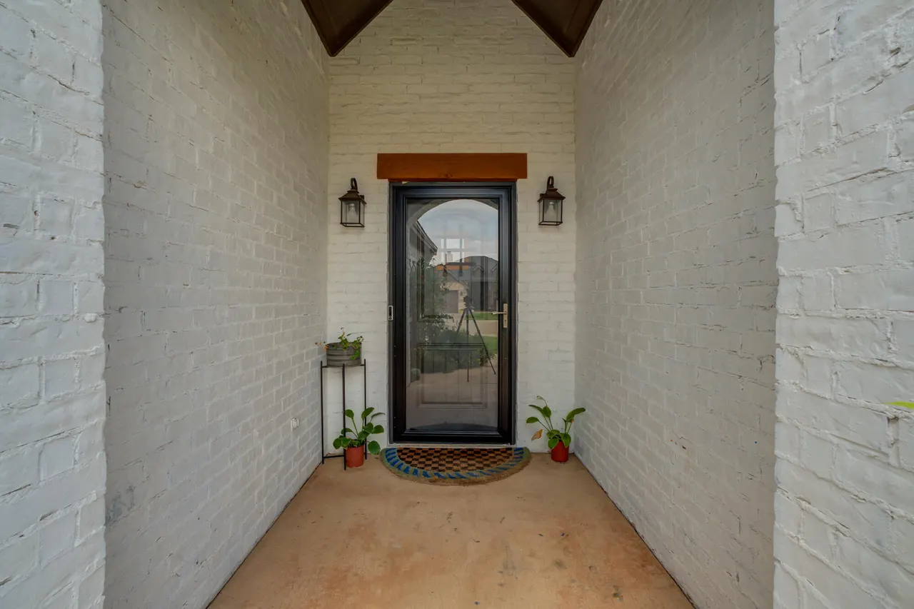 Photo 8 — 6923 71st Street, Lubbock, TX 79424