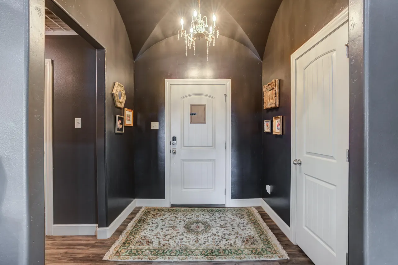 Photo 9 — 6923 71st Street, Lubbock, TX 79424