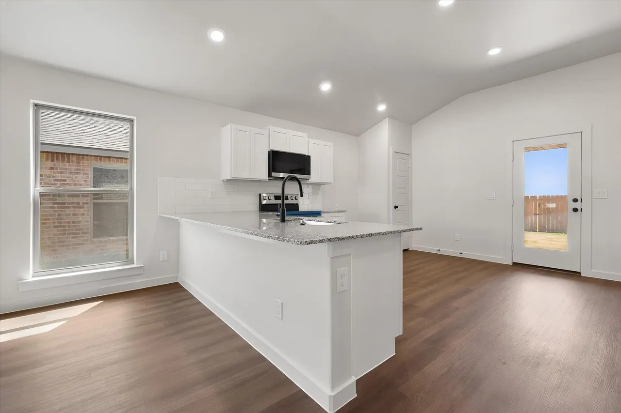 Photo 12 — 5635 Rice Street, Lubbock, TX 79416