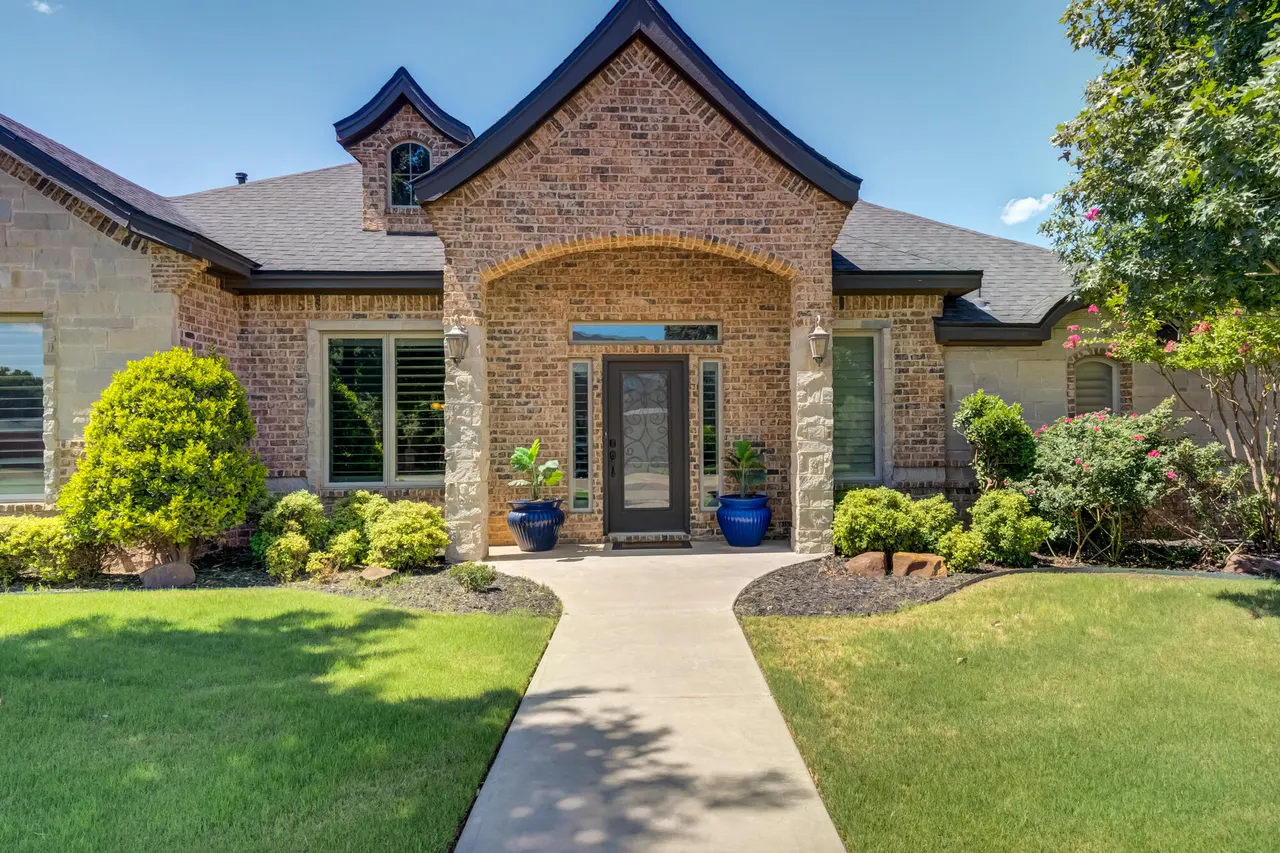 Photo 8 — 1410 Lancelot Avenue, Wolfforth, TX 79382