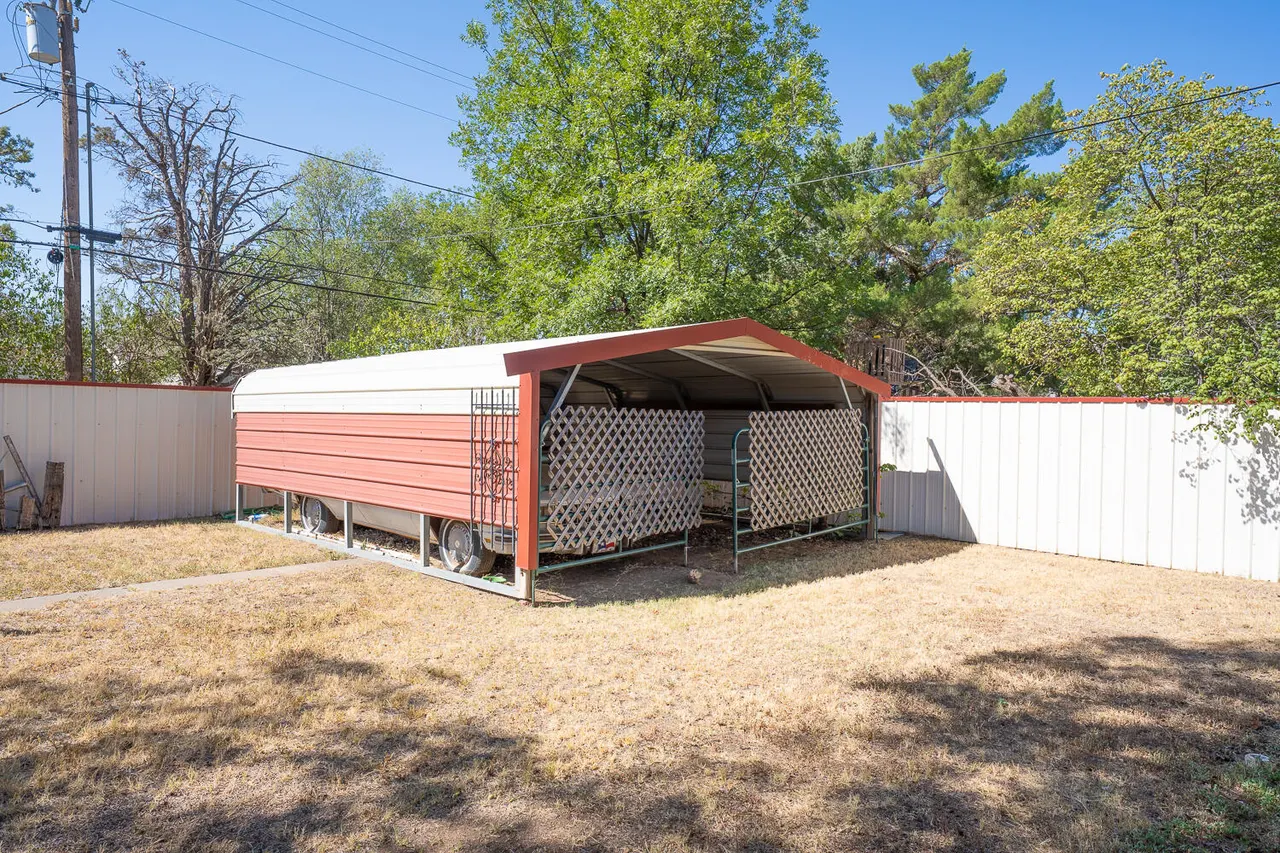 Photo 19 — 710 W 6th Street, Idalou, TX 79329