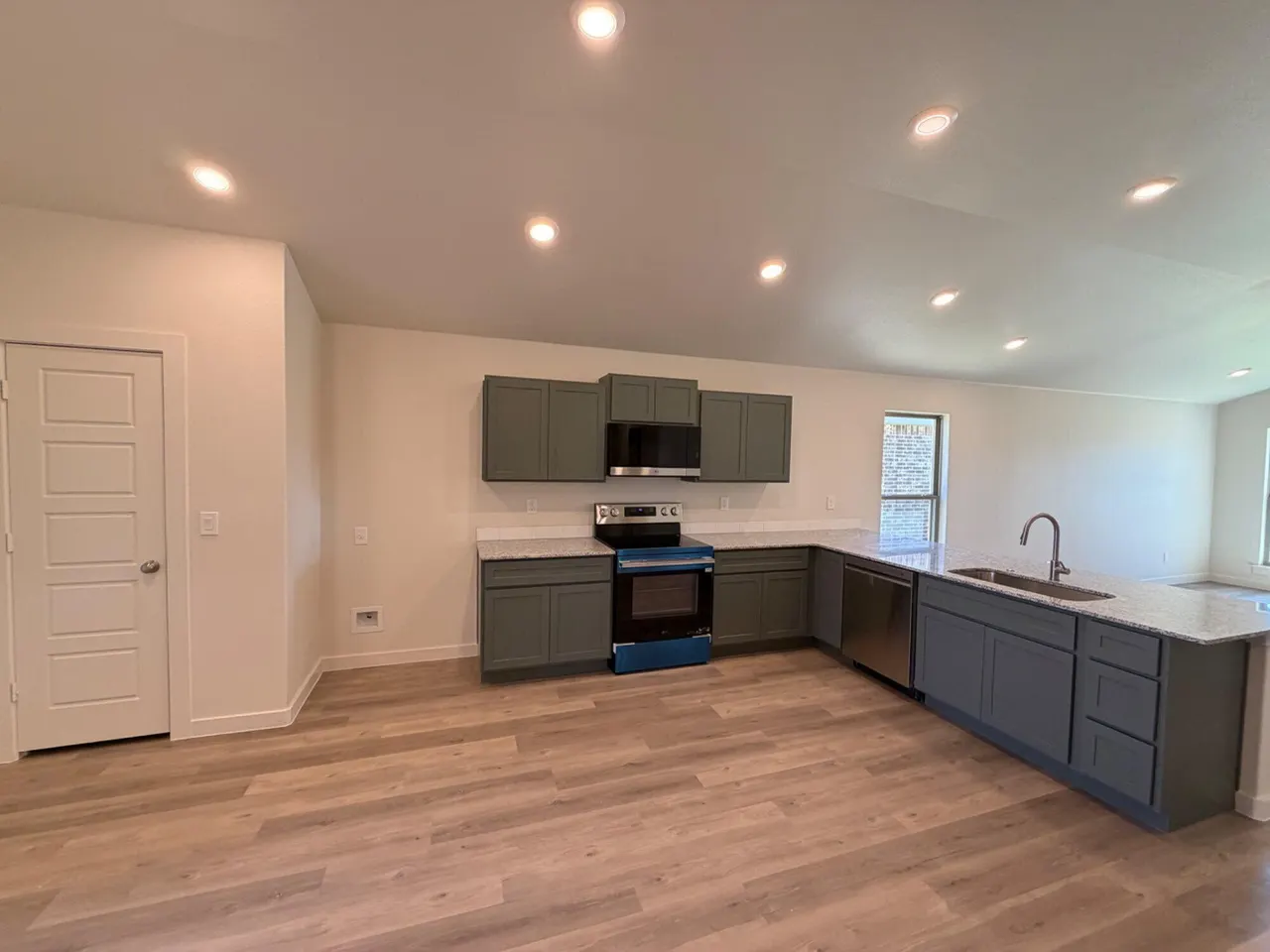 Photo 6 — 2407 Helena Avenue, Lubbock, TX 79407