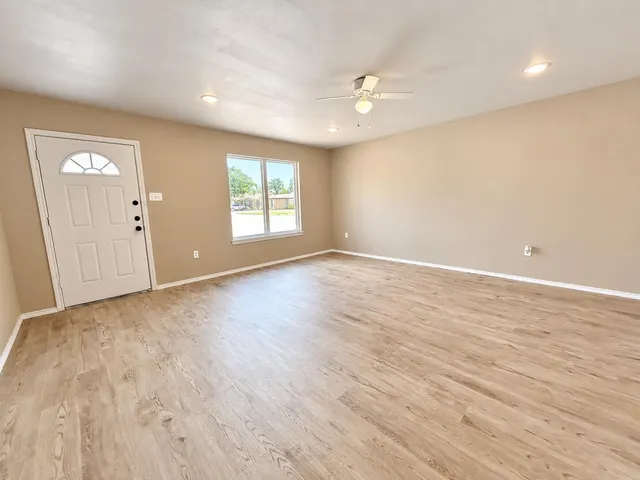 Photo 4 — 2501 N Avenue N, Lubbock, TX 79403