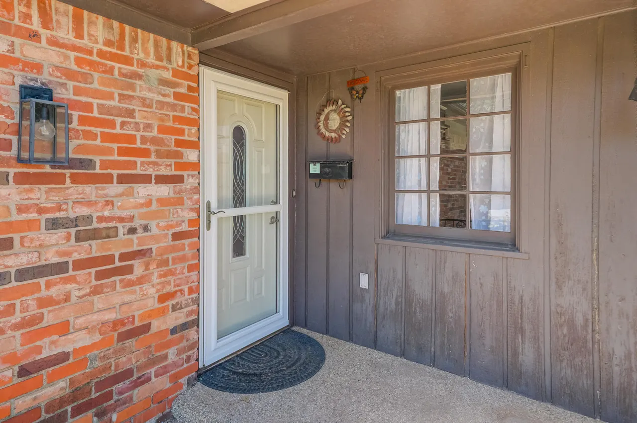 Photo 3 — 6902 Elgin Avenue, Lubbock, TX 79413