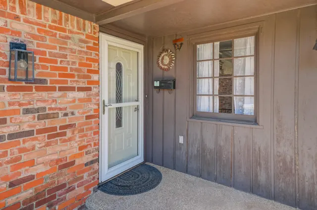 Photo 3 — 6902 Elgin Avenue, Lubbock, TX 79413