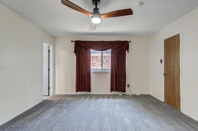 Photo 5 — 6902 Elgin Avenue, Lubbock, TX 79413