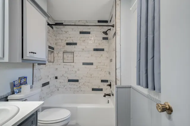 Photo 7 — 6902 Elgin Avenue, Lubbock, TX 79413