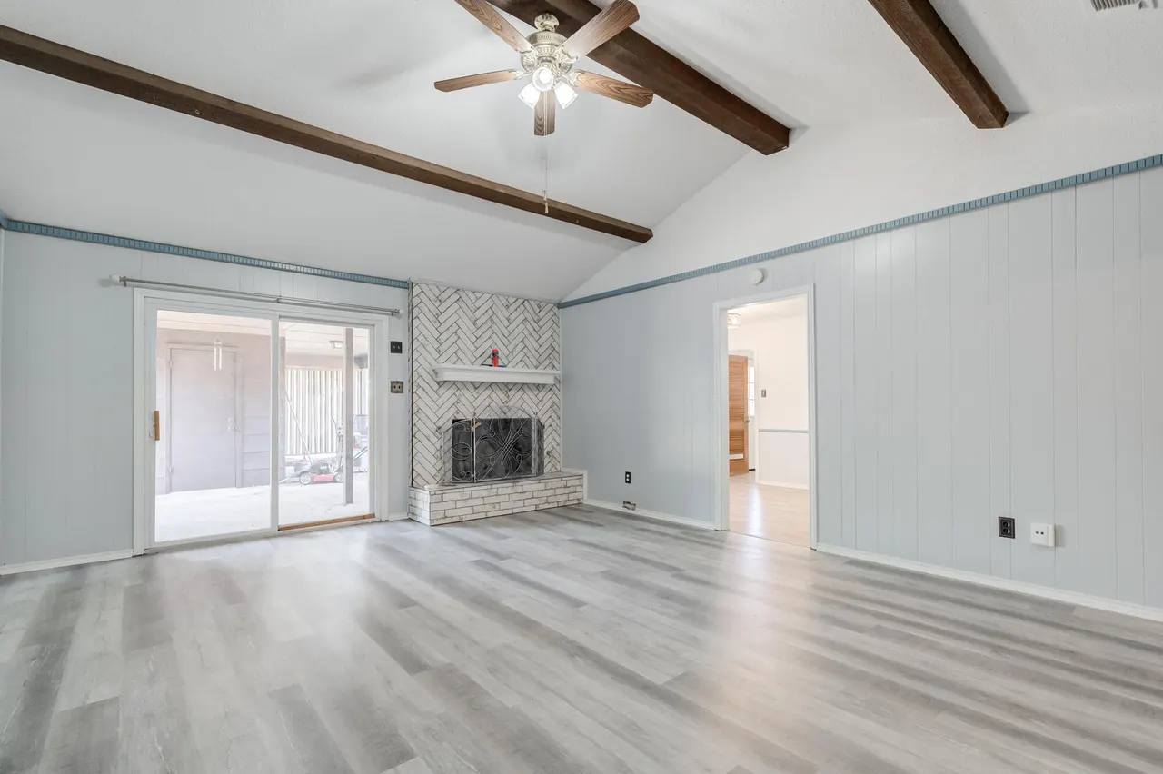 Photo 21 — 6902 Elgin Avenue, Lubbock, TX 79413