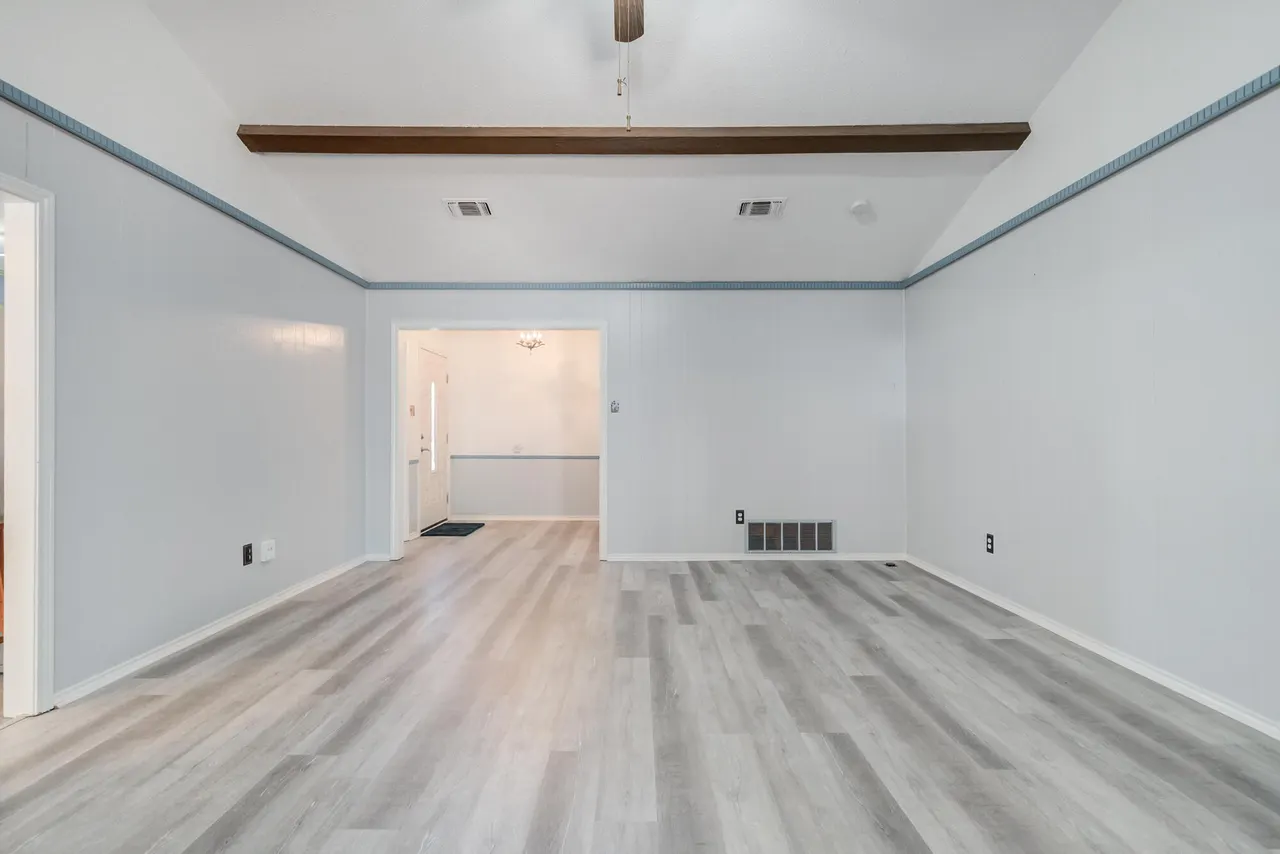 Photo 23 — 6902 Elgin Avenue, Lubbock, TX 79413
