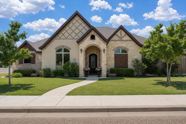 Front exterior — 621 N 11th Street, Wolfforth, TX 79382