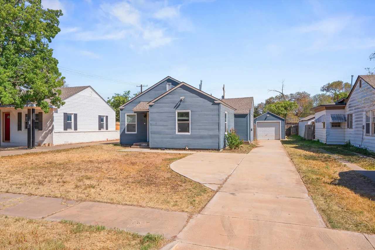 Photo 3 — 1924 23rd Street, Lubbock, TX 79411