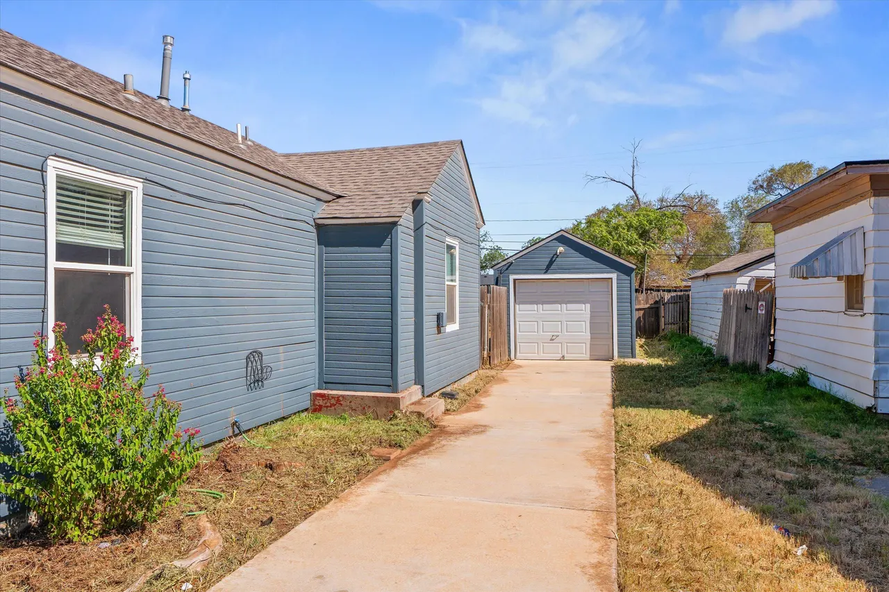 Photo 4 — 1924 23rd Street, Lubbock, TX 79411