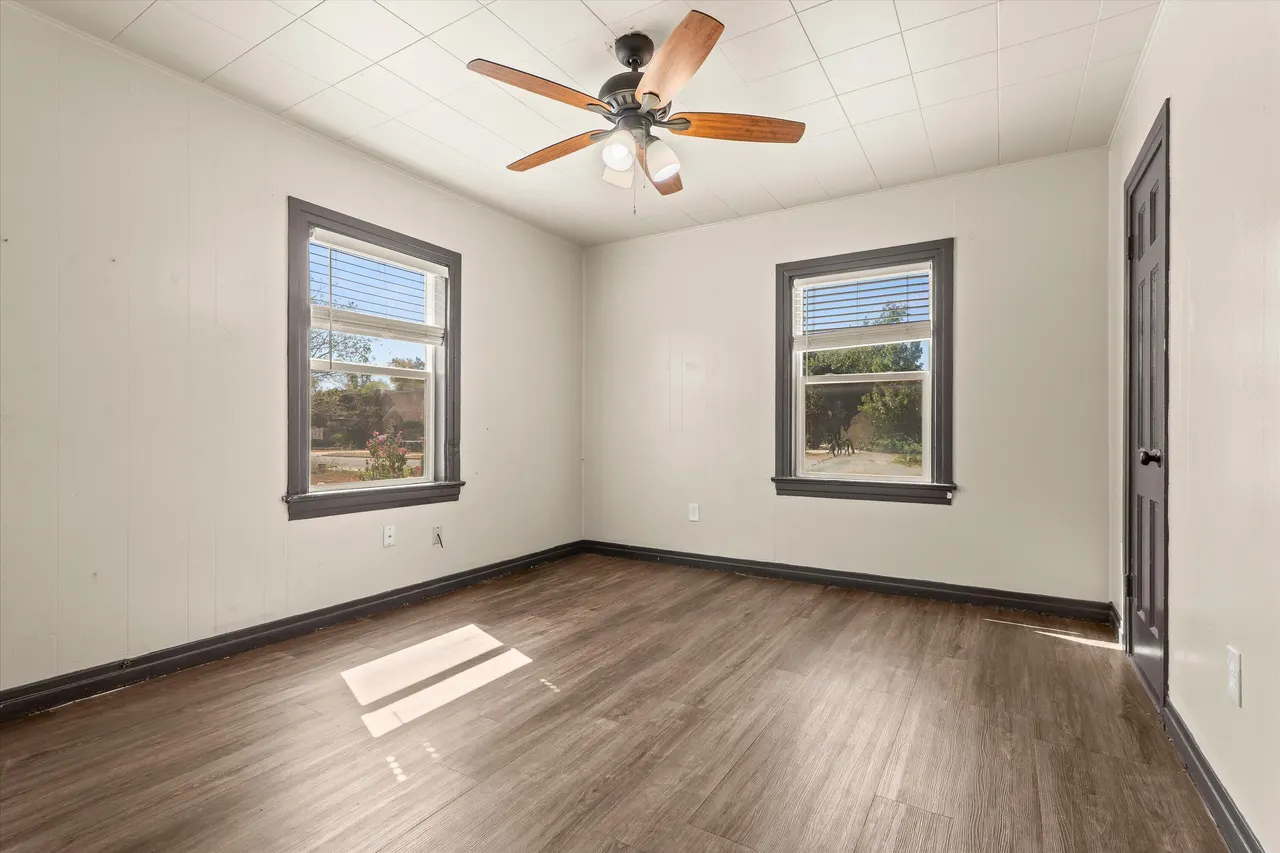 Photo 10 — 1924 23rd Street, Lubbock, TX 79411