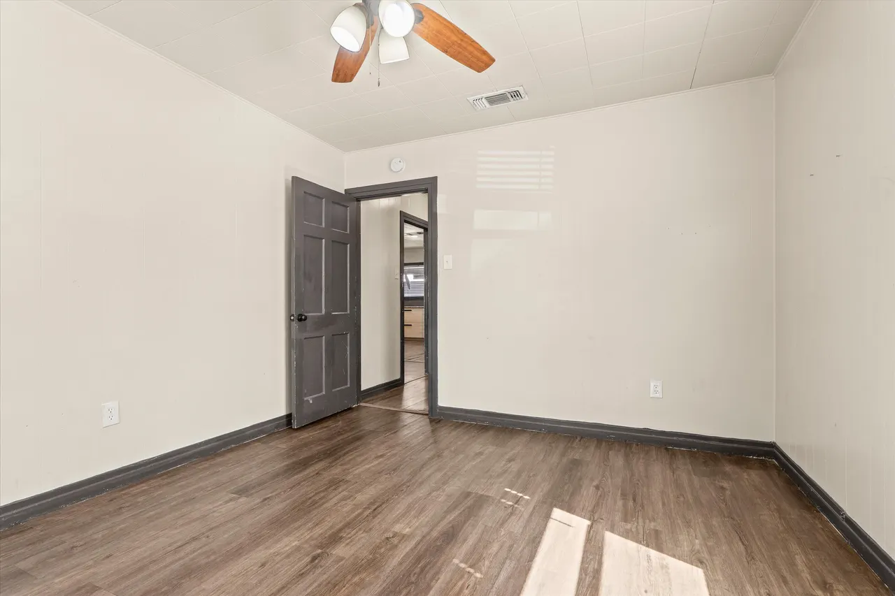 Photo 11 — 1924 23rd Street, Lubbock, TX 79411