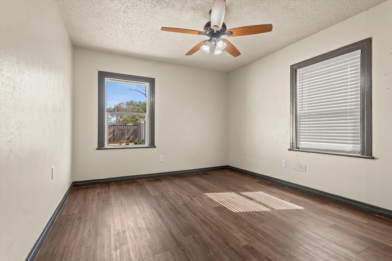 Photo 14 — 1924 23rd Street, Lubbock, TX 79411