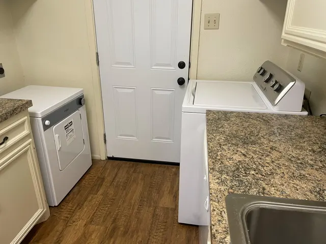 Photo 7 — 4755 2nd Street, Lubbock, TX 79416