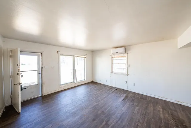 Photo 6 — 5419 Avenue D, Lubbock, TX 79404