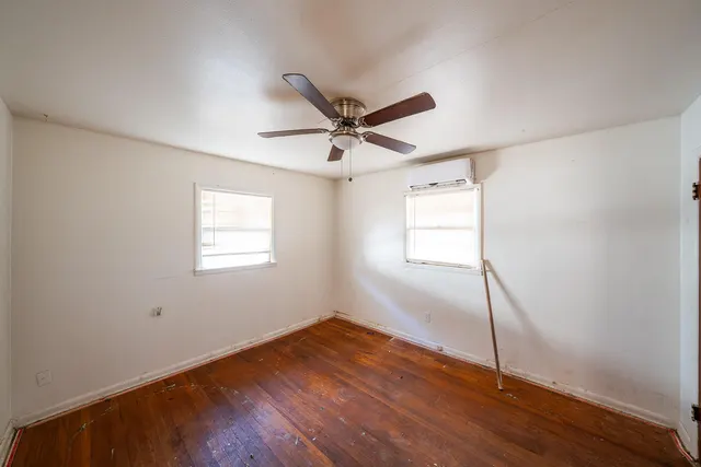 Photo 8 — 5419 Avenue D, Lubbock, TX 79404
