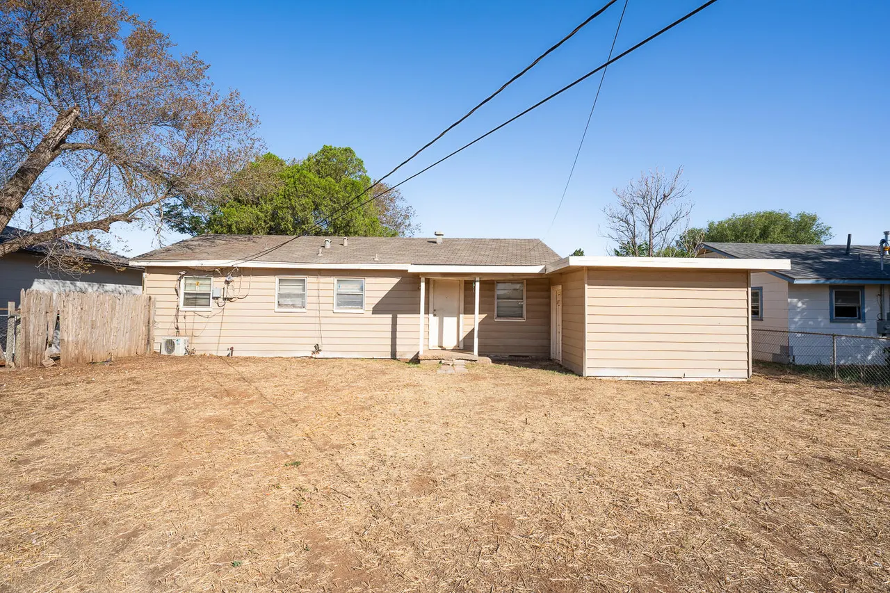 Photo 11 — 5419 Avenue D, Lubbock, TX 79404