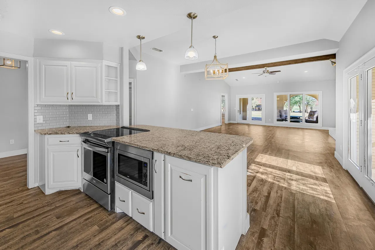 Photo 11 — 4323 N Boston Avenue, Lubbock, TX 79415