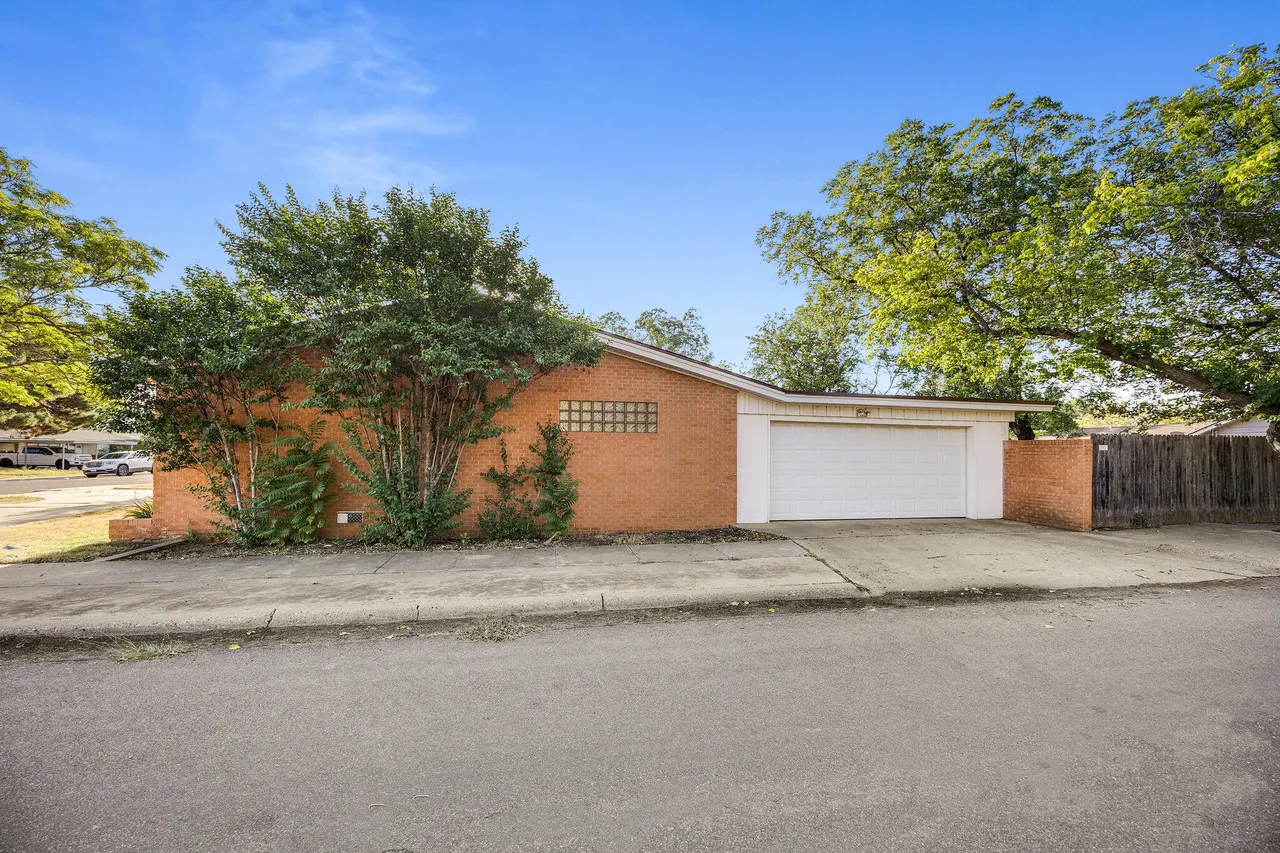 Photo 4 — 3019 48th Street, Lubbock, TX 79413