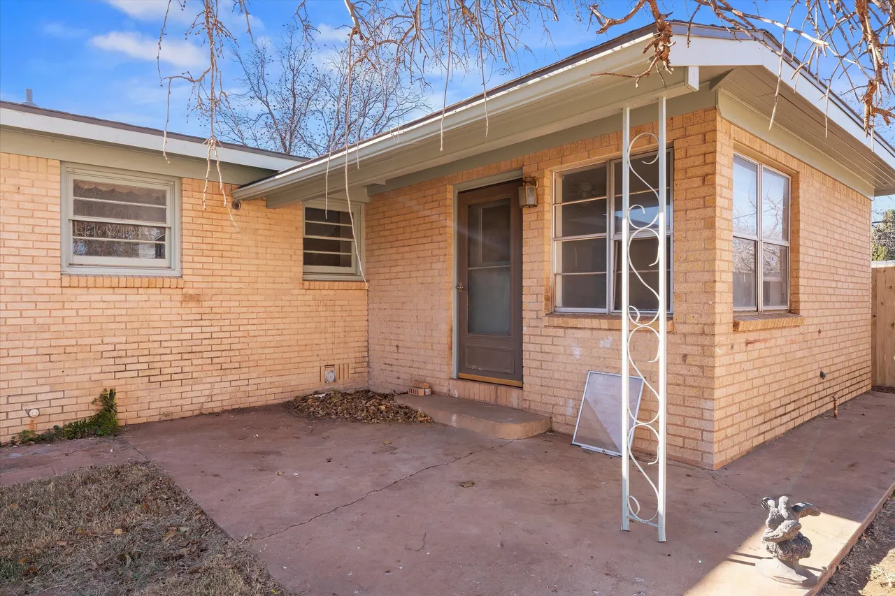 Photo 10 — 1105 E Cardwell Street, Brownfield, TX 79316