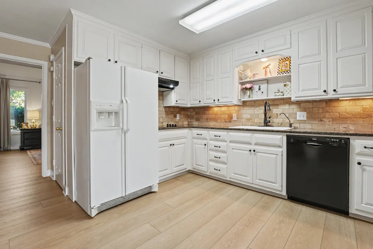 Photo 10 — 9708 Lynnhaven Avenue, Lubbock, TX 79423