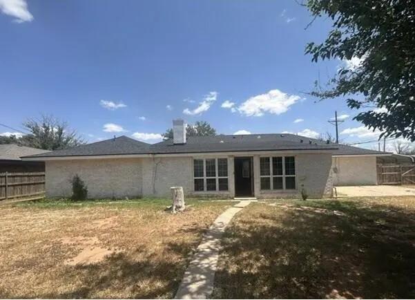 Photo 17 — 802 N Sherman Avenue, Levelland, TX 79336