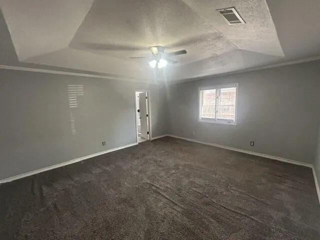 Photo 10 — 802 N Sherman Avenue, Levelland, TX 79336