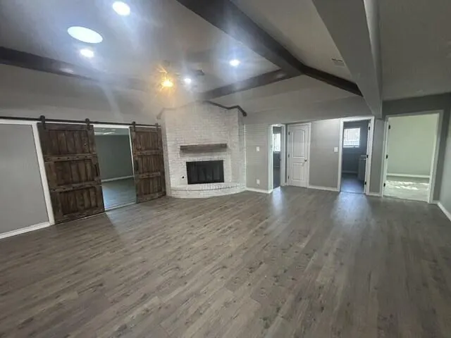 Photo 2 — 802 N Sherman Avenue, Levelland, TX 79336