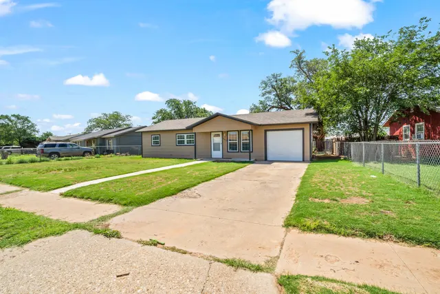 Photo 3 — 2614 E Cornell Street, Lubbock, TX 79403